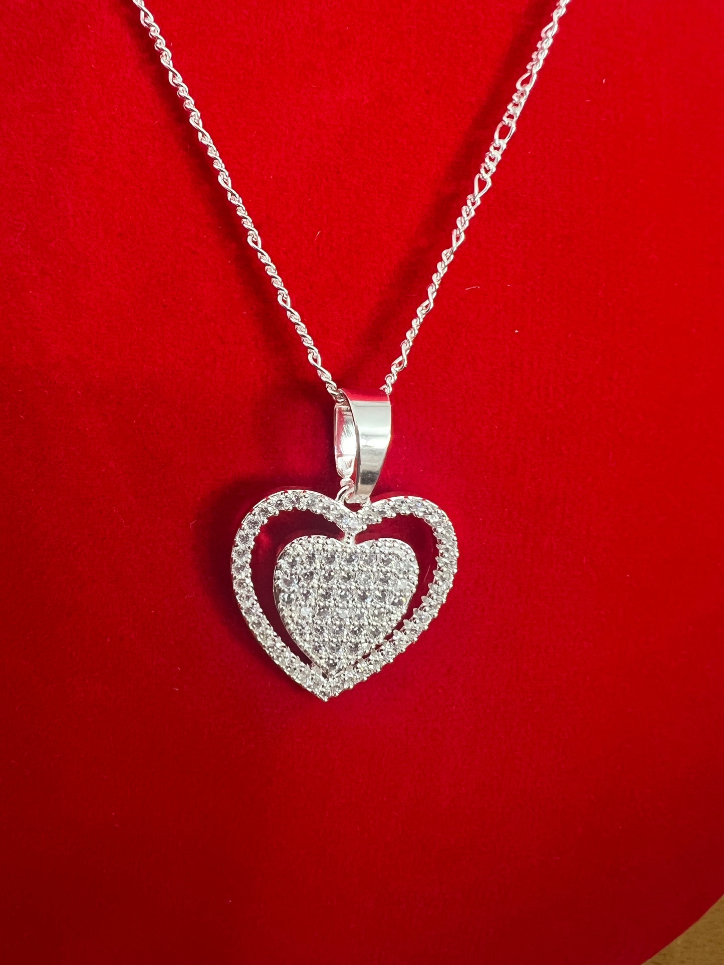 Cadena con Dije Corazón con Zircones